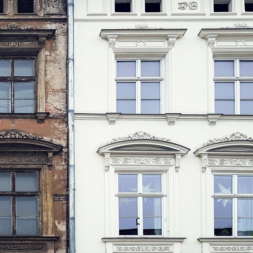 LuckyHome Sanierungen - Foto einer sanierten Altbauhäuserfassade